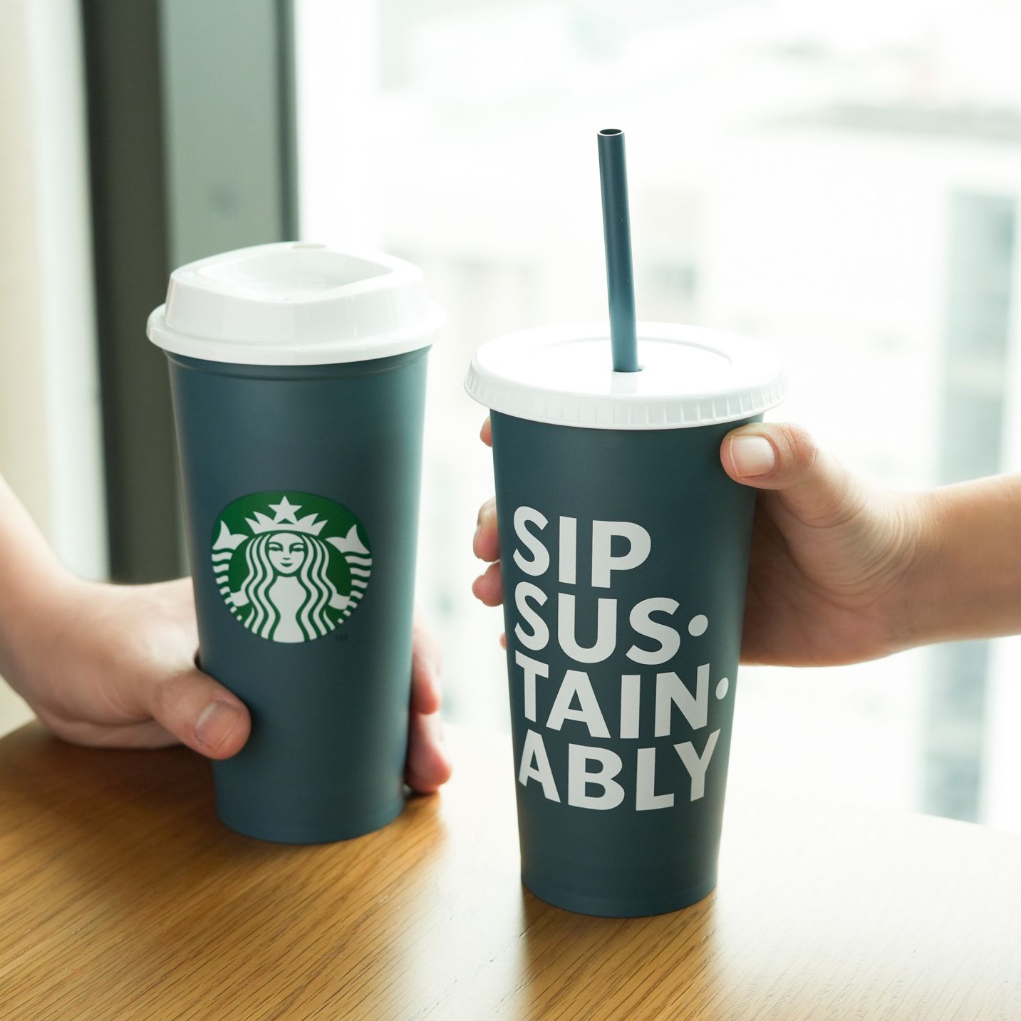 Starbucks rất vui khi chào đón cửa hàng Starbucks Lotte West Lake