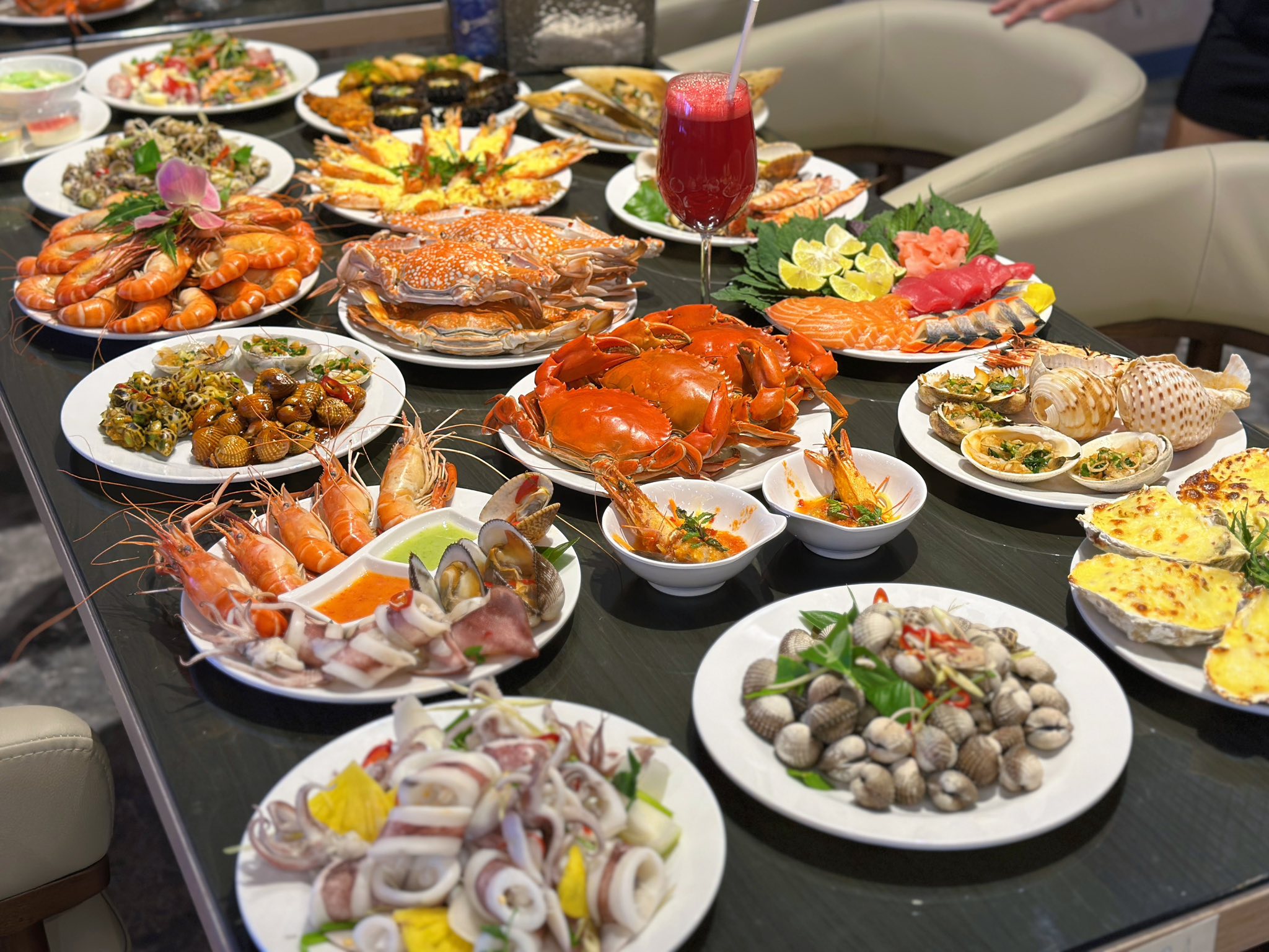 BUFFET POSEIDON - SHALL WE GO OUT FOR A SEAFOOD FEAST TONIGHT TO LIFT THE MOOD?